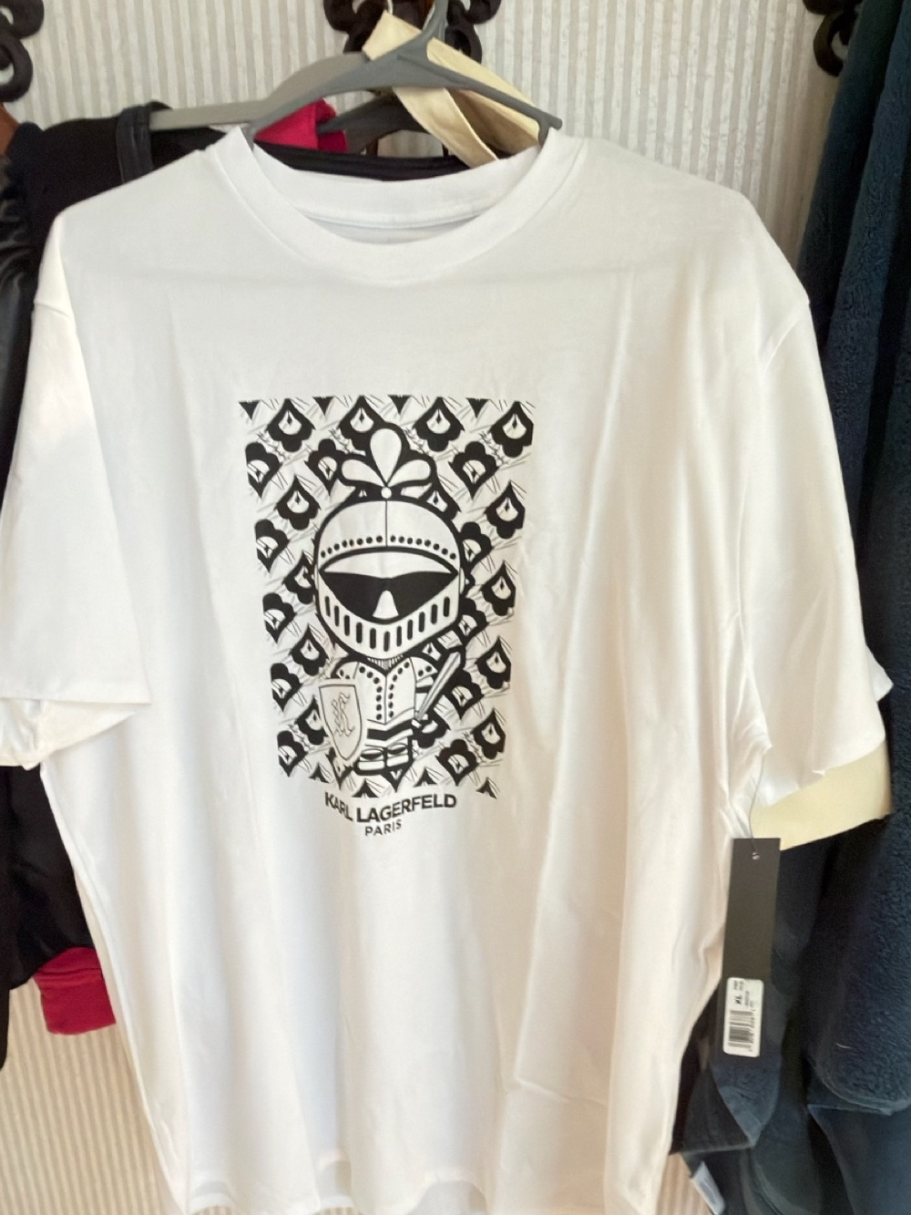 Karl Lagerfeld Paris White Graphic unisex T-Shirt XL. Karl the Knight. - Picture 2 of 5